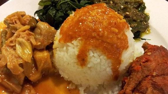 Rumah Makan Ambo: Santapan Hangat di Jantung Cilacap
